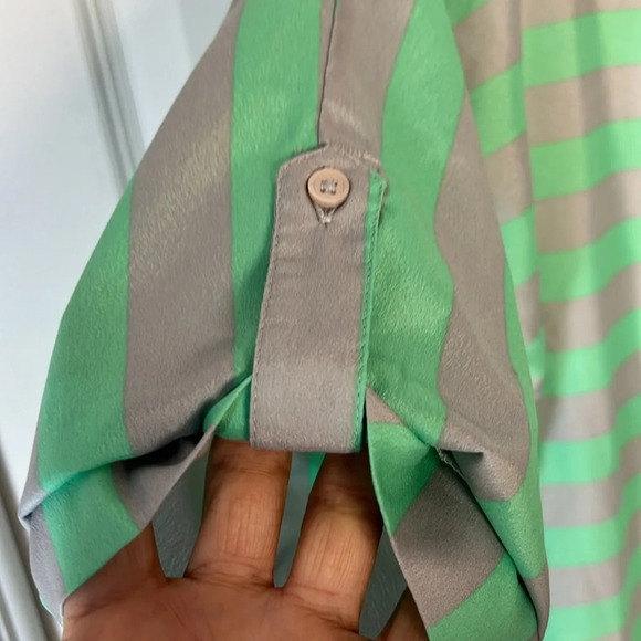 Banana Republic Factory Striped Top Medium - Picture 6 of 6